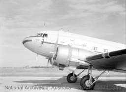 A65-90 taxiing down Salisbury airstrip South Australia.jpg
